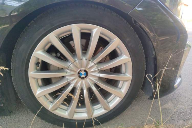 Used BMW 7 Series 2017 730Li Luxury Model Right Front Wheel Hub