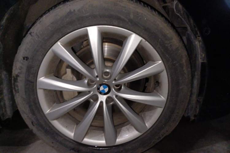 Used BMW 7 Series 2017 730Li Leading Model Right Front Wheel Hub