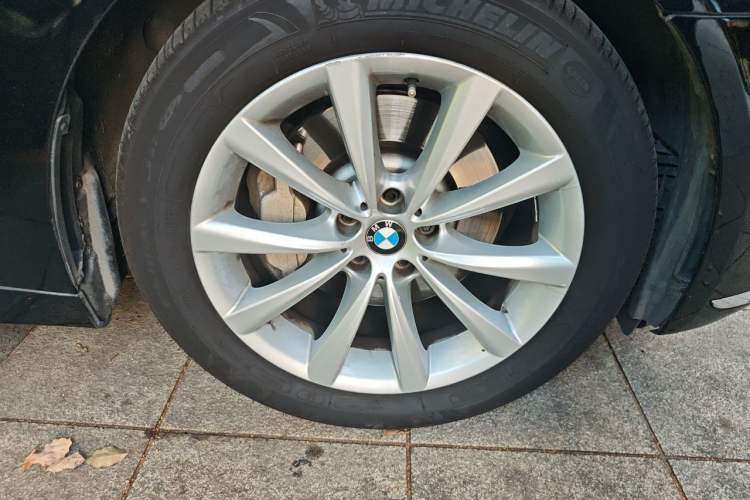 Used BMW 7 Series 2017 730Li Leading Model Right Front Wheel Hub