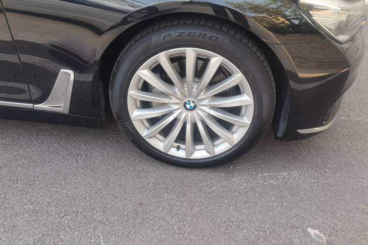 Used BMW 7 Series 2017 730Li Leading Model Right Front Wheel Hub
