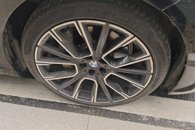 Used BMW 7 Series 2017 740Li Luxury Edition Right Front Wheel Hub