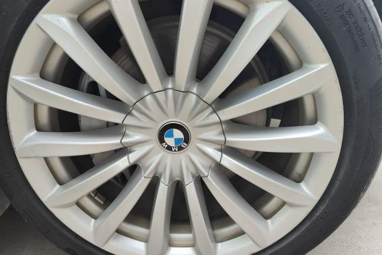 Used BMW 7 Series 2017 740Li Luxury Edition Right Front Wheel Hub