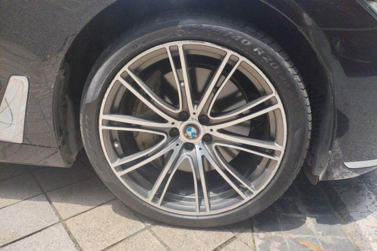 Used BMW 7 Series 2017 750Li xDrive Personalized Custom Edition Four-Seater Right Front Wheel Hub