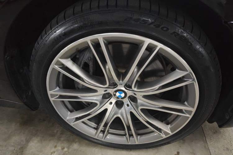 Used BMW 7 Series 2017 750Li xDrive Personalized Custom Edition Four-Seater Right Front Wheel Hub