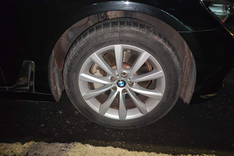 Used BMW 7 Series 2017 730Li Leading Model Right Front Wheel Hub