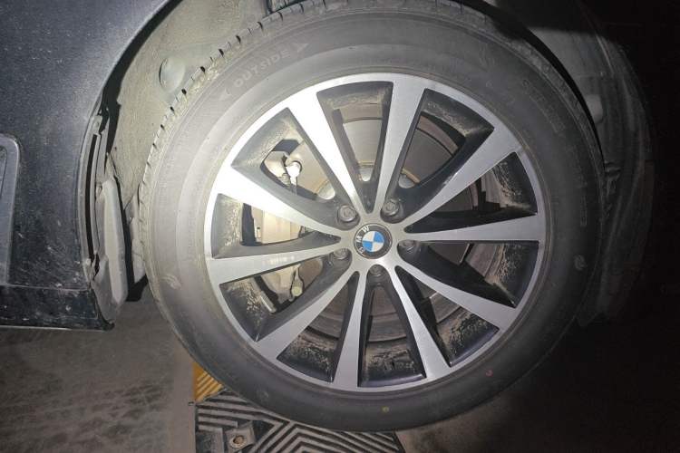 Used BMW 7 Series 2017 730Li Leading Model Right Front Wheel Hub