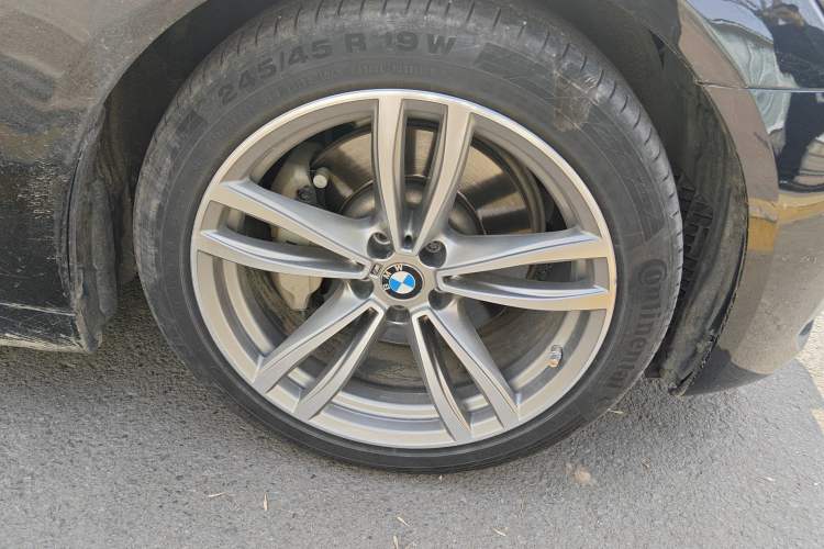 Used BMW 7 Series 2017 730Li Leading Model Right Front Wheel Hub