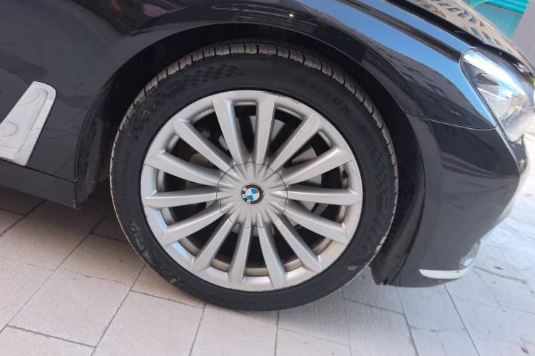 Used BMW 7 Series 2017 730Li Leading Model Right Front Wheel Hub