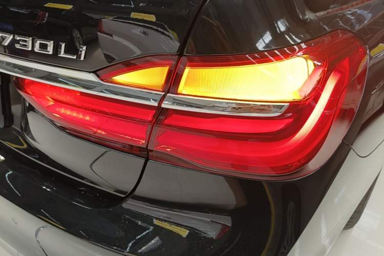 Used BMW 7 Series 2017 730Li Leading Model Right Rear Taillight