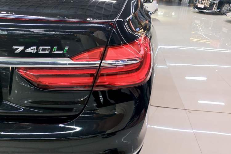 Used BMW 7 Series 2017 730Li Leading Model Right Rear Taillight