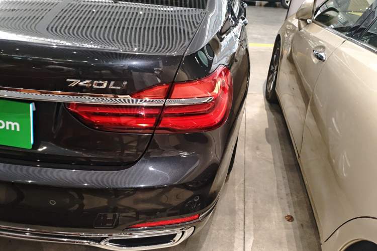 Used BMW 7 Series 2017 740Li xDrive Luxury Edition Right Rear Taillight