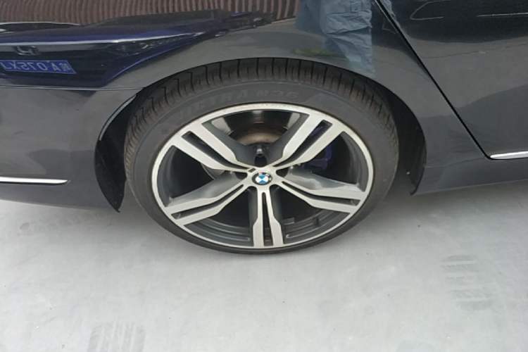 Used BMW 7 Series 2017 730Li Leading Model Right Rear Wheel Hub
