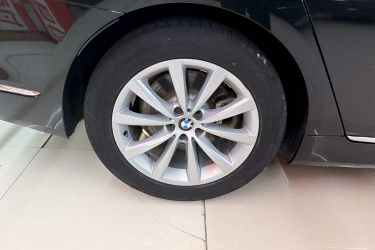 Used BMW 7 Series 2017 730Li Leading Model Right Rear Wheel Hub
