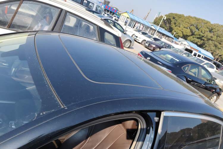 Used BMW 7 Series 2017 730Li Leading Model Roof