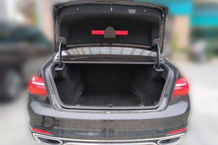 Used BMW 7 Series 2017 740Li xDrive Luxury Edition Trunk