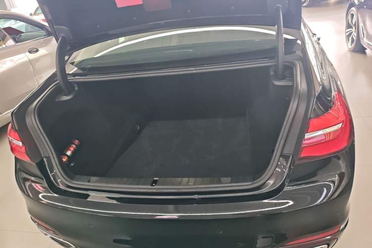 Used BMW 7 Series 2017 730Li Leading Model Trunk