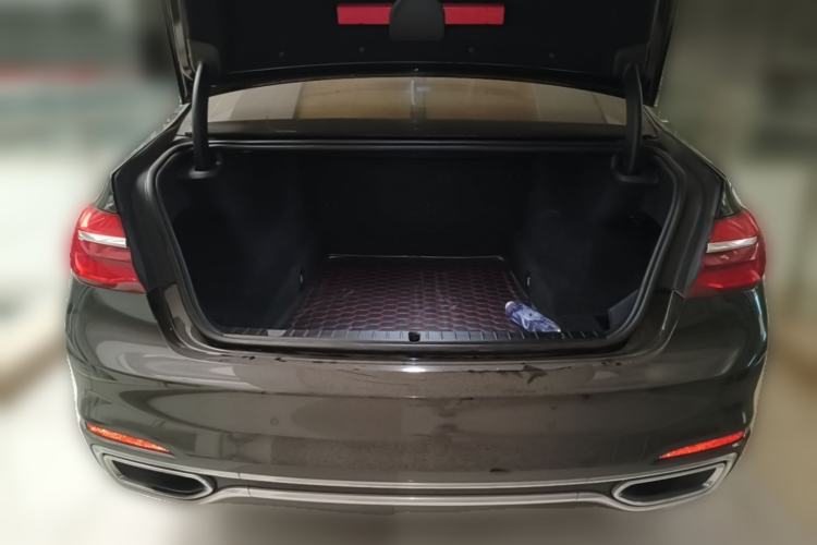 Used BMW 7 Series 2017 740Li xDrive Luxury Edition Trunk