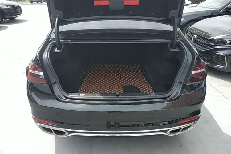 Used BMW 7 Series 2017 730Li Leading Model Trunk