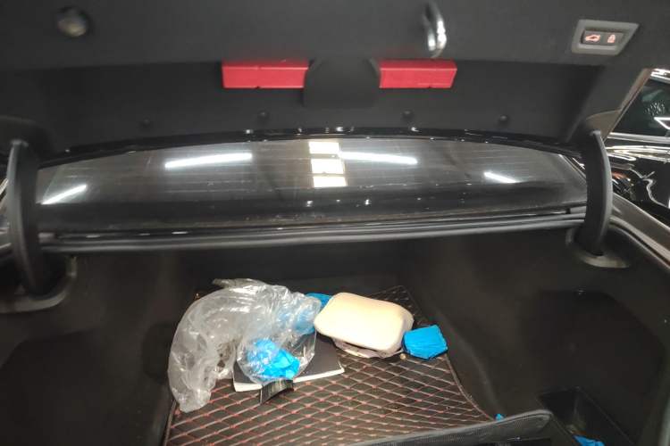Used BMW 7 Series 2017 730Li Leading Model Trunk