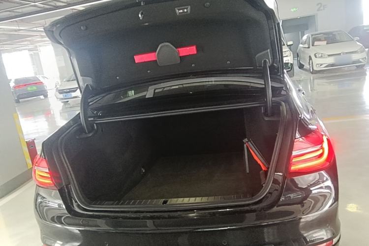 Used BMW 7 Series 2017 740Li xDrive Luxury Edition Trunk