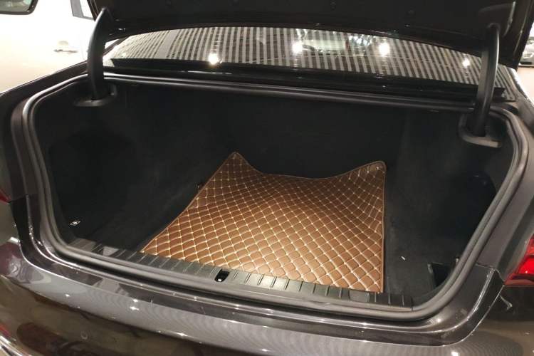 Used BMW 7 Series 2017 740Li xDrive Luxury Edition Trunk