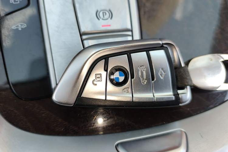 Used BMW 7 Series 2017 740Li xDrive Luxury Edition Vehicle Key