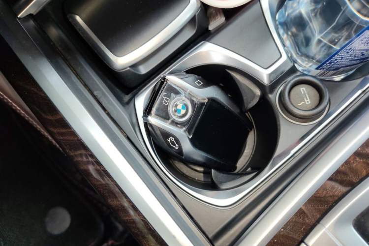 Used BMW 7 Series 2017 740Li xDrive Luxury Edition Vehicle Key