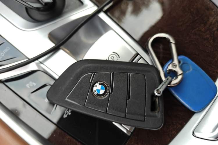 Used BMW 7 Series 2017 740Li xDrive Luxury Edition Vehicle Key