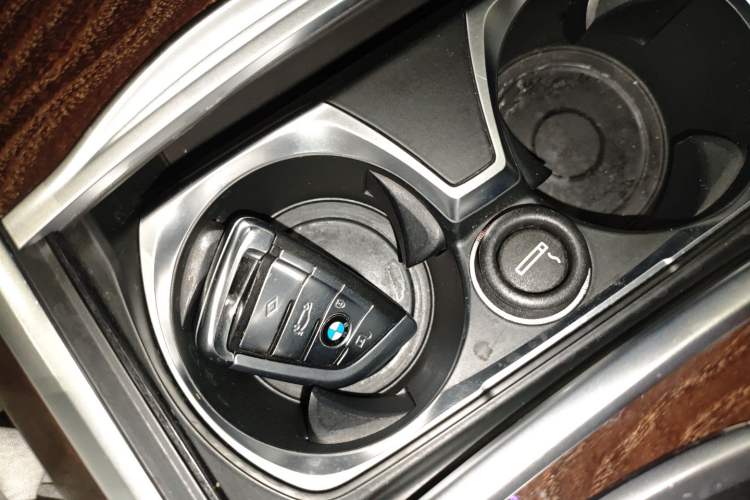 Used BMW 7 Series 2017 740Li xDrive Luxury Edition Vehicle Key