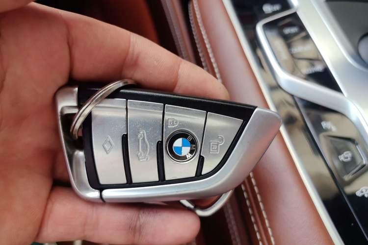 Used BMW 7 Series 2017 M760Li xDrive Vehicle Key