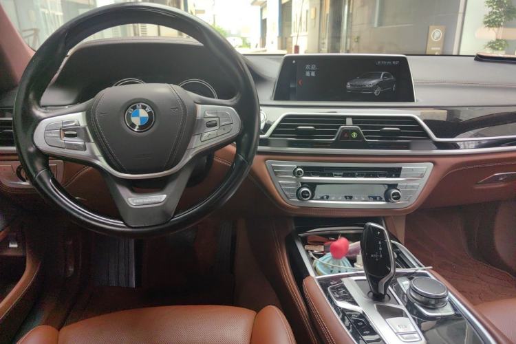 Used BMW 7 Series  Center Console