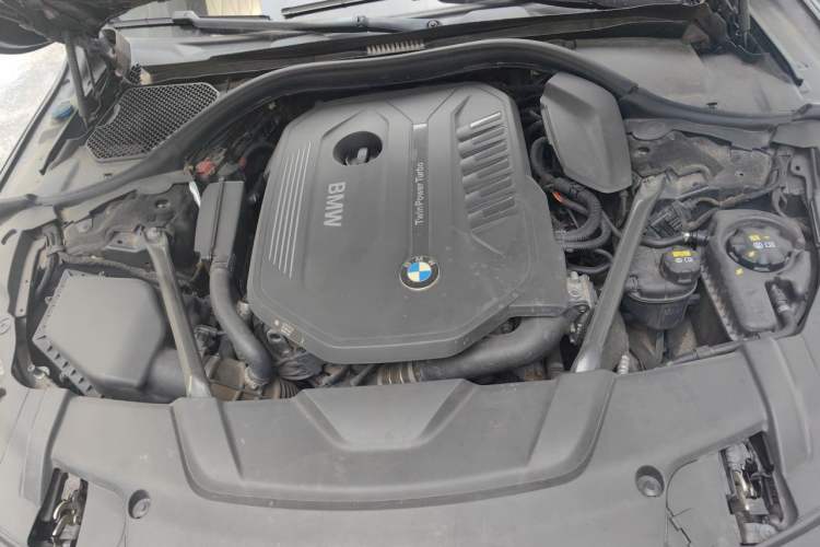 Used BMW 7 Series  Engine Bay