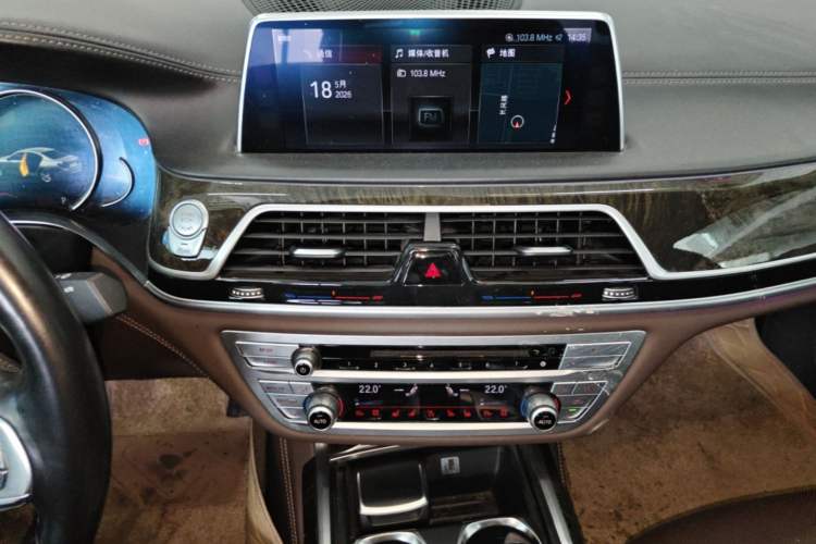 Used BMW 7 Series 2017 730Li Luxury Model Audio And AC Panel