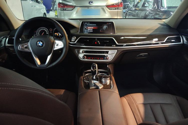 Used BMW 7 Series 2017 730Li Leading Model Center Console