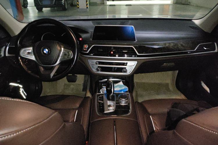 Used BMW 7 Series 2017 730Li Luxury Model Center Console