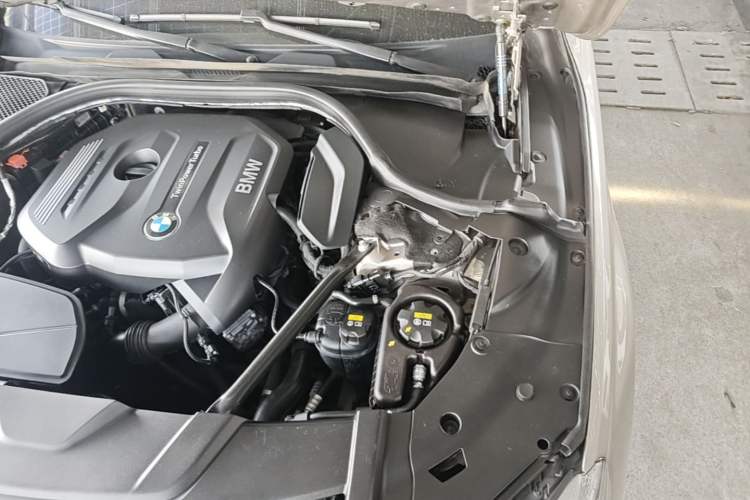 Used BMW 7 Series 2017 730Li Leading Model Engine Bay Left
