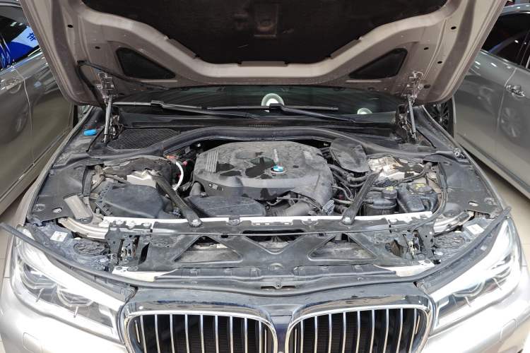 Used BMW 7 Series 2017 730Li Luxury Model Engine Bay