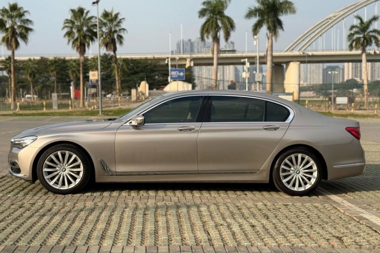 Used BMW 7 Series 2017 730Li Luxury Model Exterior 1