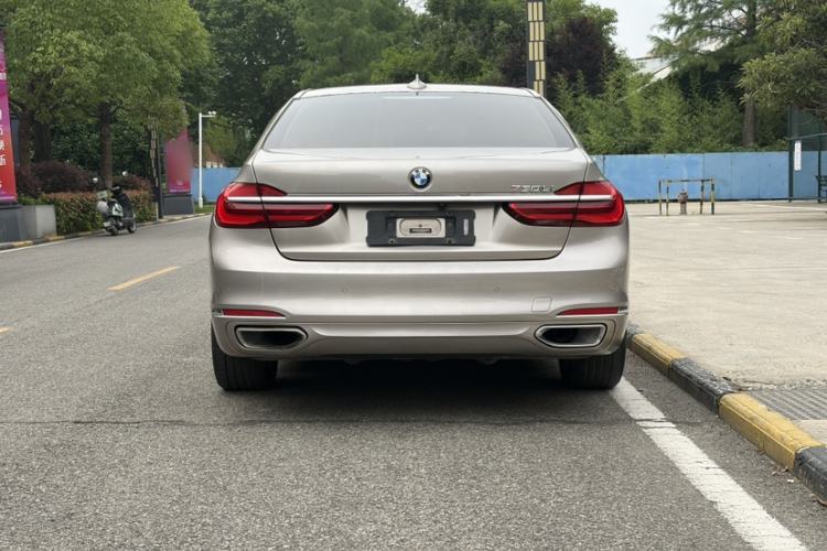 Used BMW 7 Series 2017 730Li Luxury Model Exterior 3