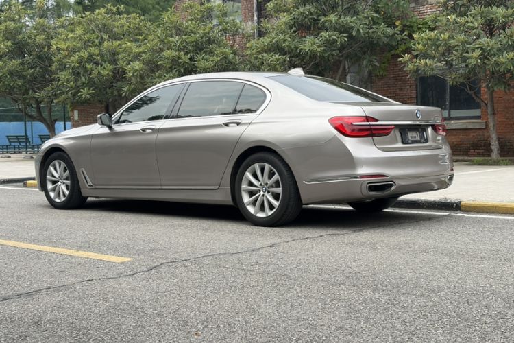 Used BMW 7 Series 2017 730Li Luxury Model Exterior 5
