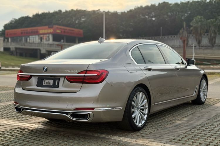 Used BMW 7 Series 2017 730Li Luxury Model Exterior 7