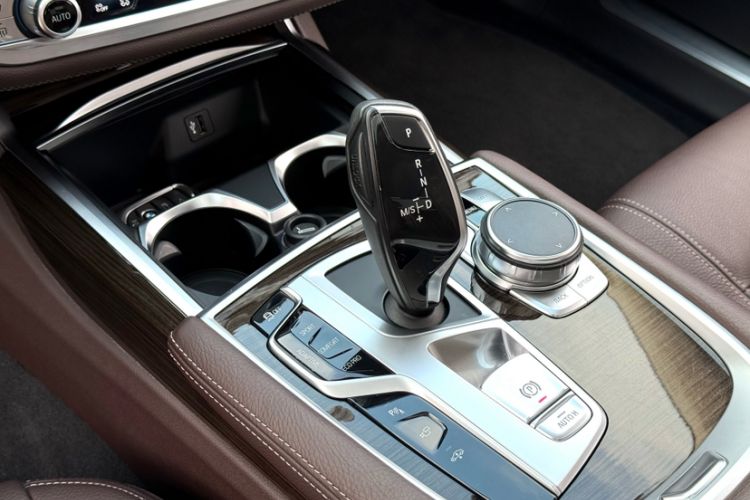 Used BMW 7 Series 2017 730Li Luxury Model Gear Lever
