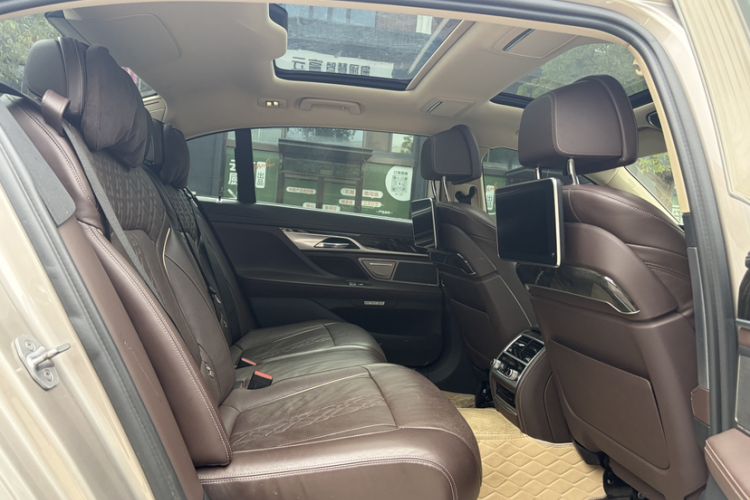 Used BMW 7 Series 2017 730Li Luxury Model Interior 4