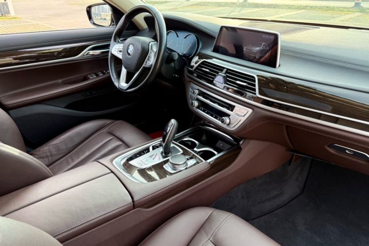 Used BMW 7 Series 2017 730Li Luxury Model Interior 9