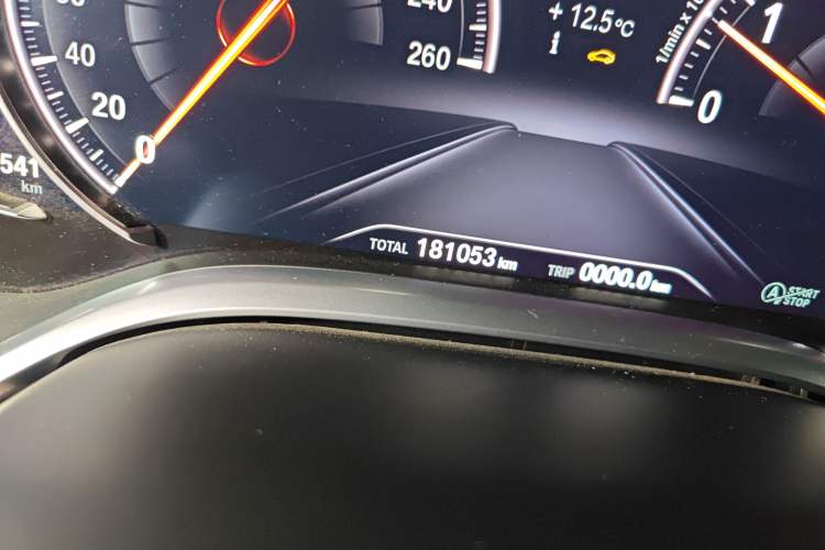 Used BMW 7 Series 2017 730Li Leading Model Odometer Close Up
