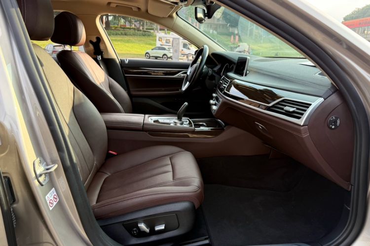 Used BMW 7 Series 2017 730Li Luxury Model Right Front Seat