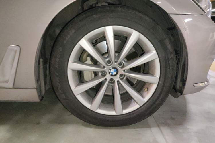 Used BMW 7 Series 2017 730Li Luxury Model Right Front Wheel Hub