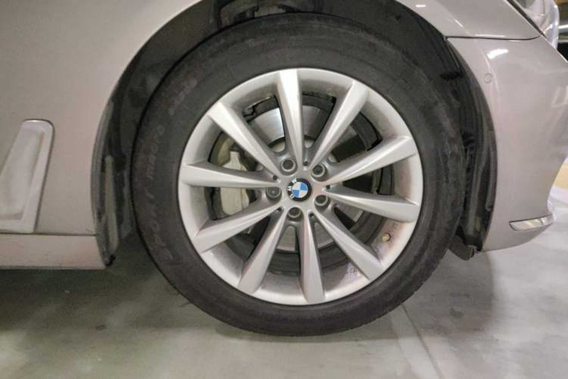 Used BMW 7 Series 2017 730Li Luxury Model Right Front Wheel Hub