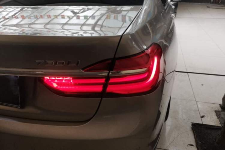 Used BMW 7 Series 2017 730Li Leading Model Right Rear Taillight