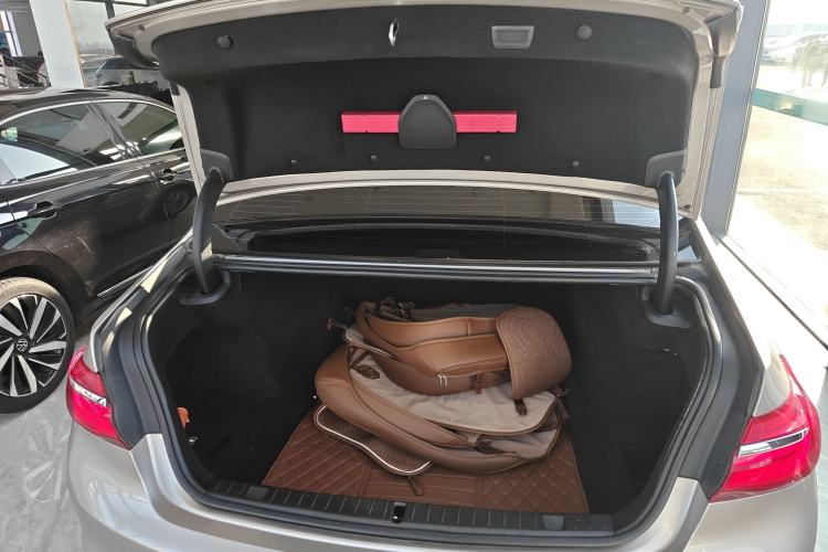 Used BMW 7 Series 2017 730Li Leading Model Trunk